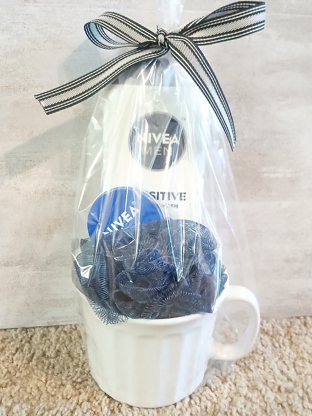 Men Self Care Nivea Sensitive Gift Set with Blue Bath Pouf